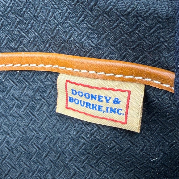 Vintage Dooney & Bourke Messenger Bag Tan Canvas Leather Trim Crossbody Strap - Picture 14 of 15
